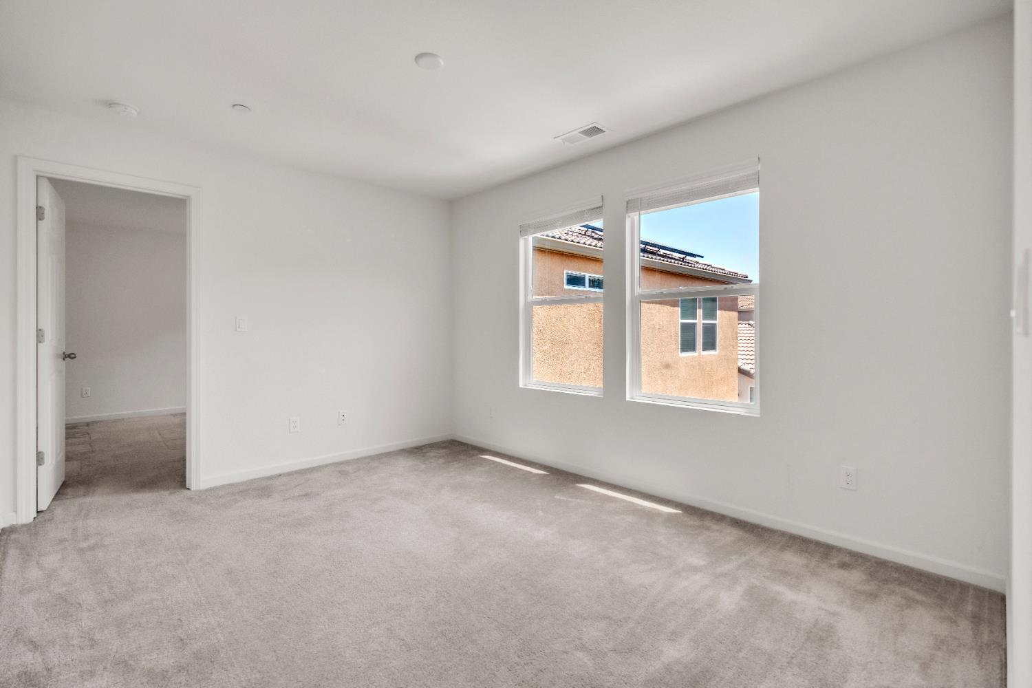 Detail Gallery Image 13 of 35 For 9934 Macabee Ln, Elk Grove,  CA 95757 - 3 Beds | 2/1 Baths