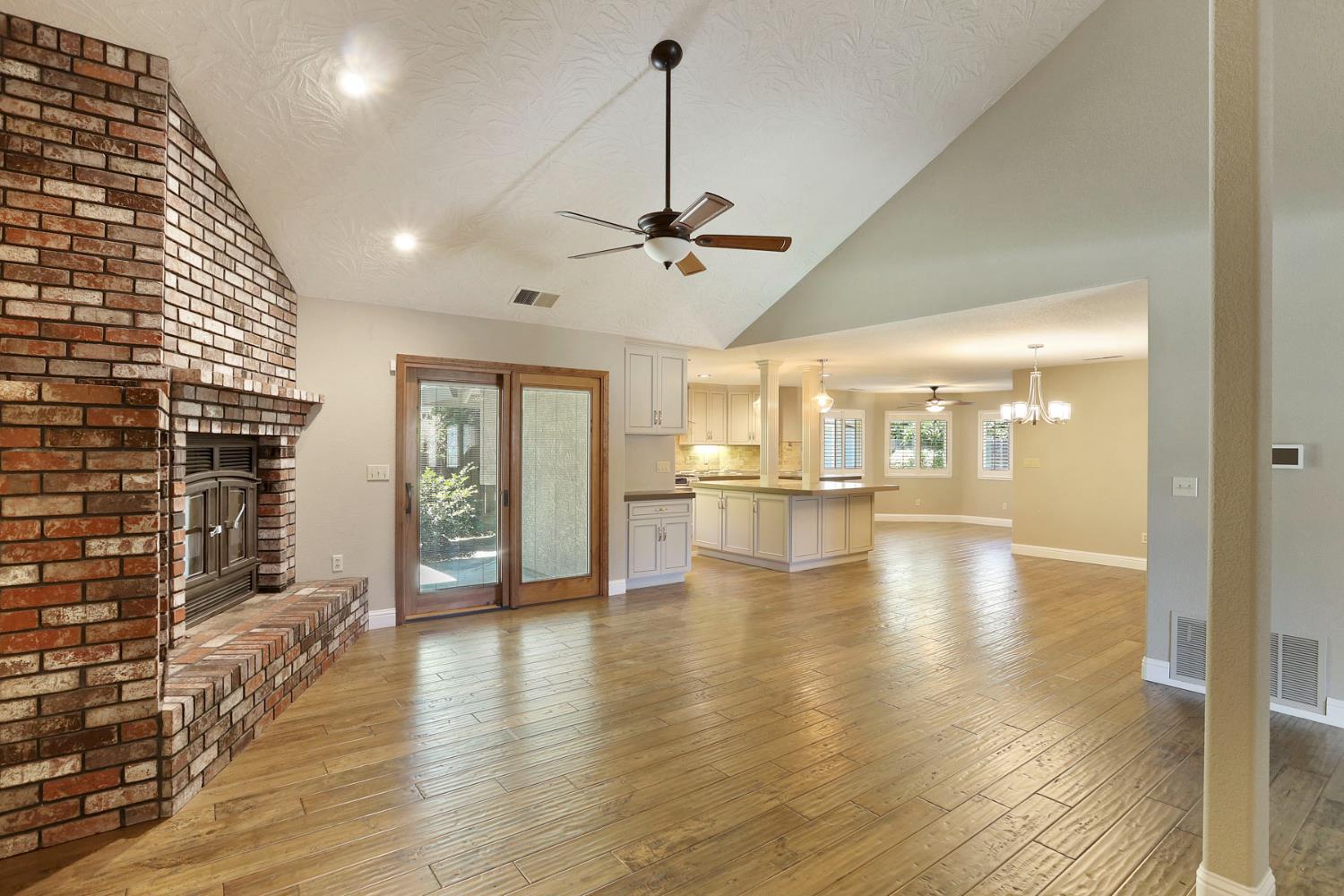 Detail Gallery Image 6 of 50 For 2404 Dutchollow Ct, Modesto,  CA 95356 - 3 Beds | 2 Baths
