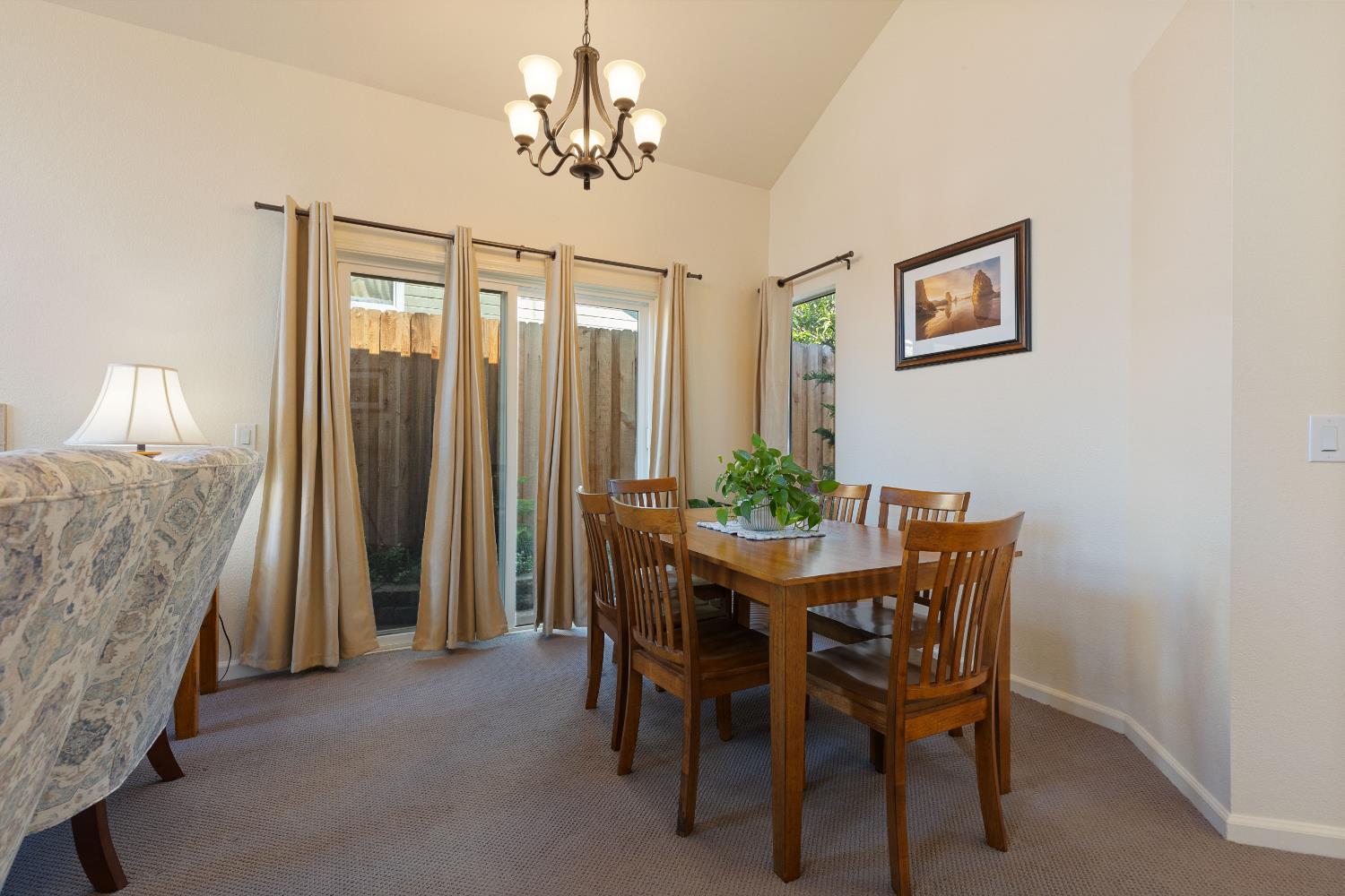 Detail Gallery Image 7 of 50 For 5623 Delano Way, Rocklin,  CA 95677 - 4 Beds | 3 Baths