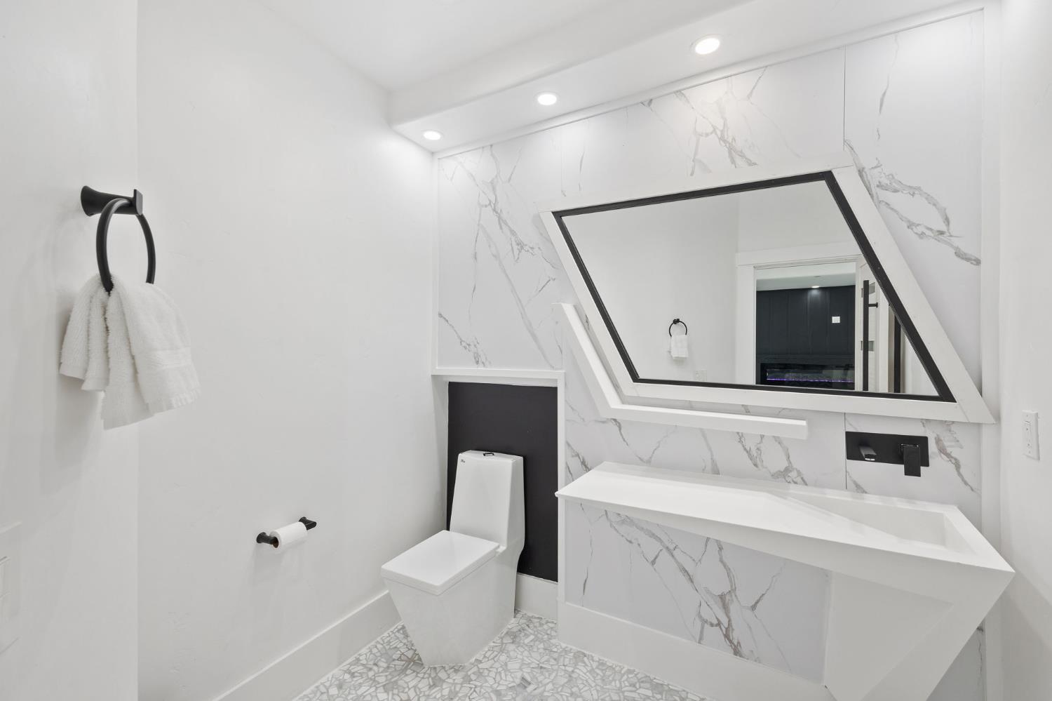Detail Gallery Image 43 of 47 For 9425 S Wales Way, Elk Grove,  CA 95758 - 5 Beds | 5/1 Baths