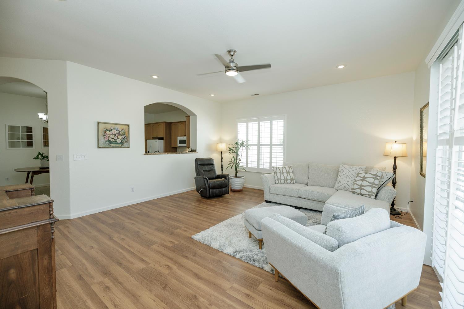 Detail Gallery Image 9 of 35 For 157 Little Johns Creek Dr, Oakdale,  CA 95361 - 2 Beds | 2 Baths