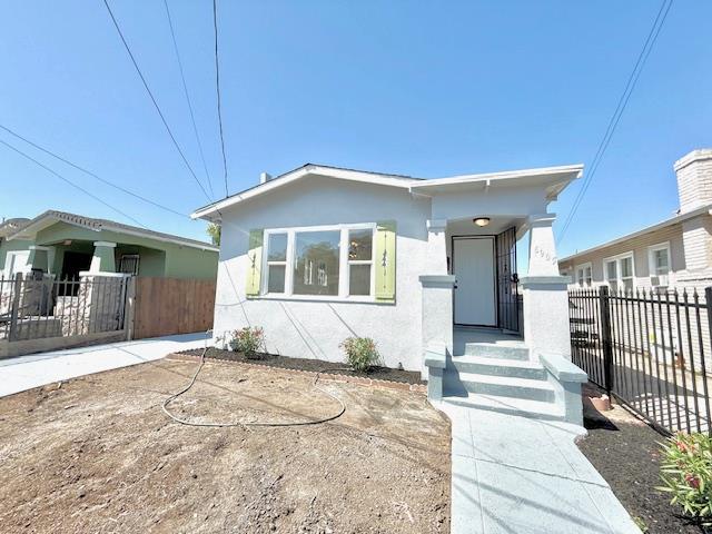 Detail Gallery Image 1 of 35 For 6905 Halliday Ave, Oakland,  CA 94605 - 2 Beds | 1 Baths