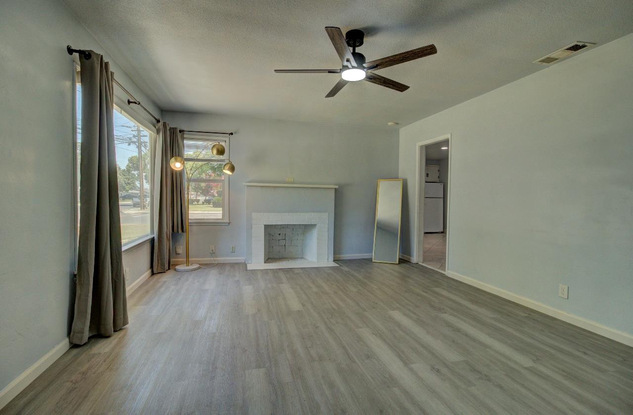 Detail Gallery Image 4 of 33 For 400 Elm Ave, Atwater,  CA 95301 - 4 Beds | 2 Baths