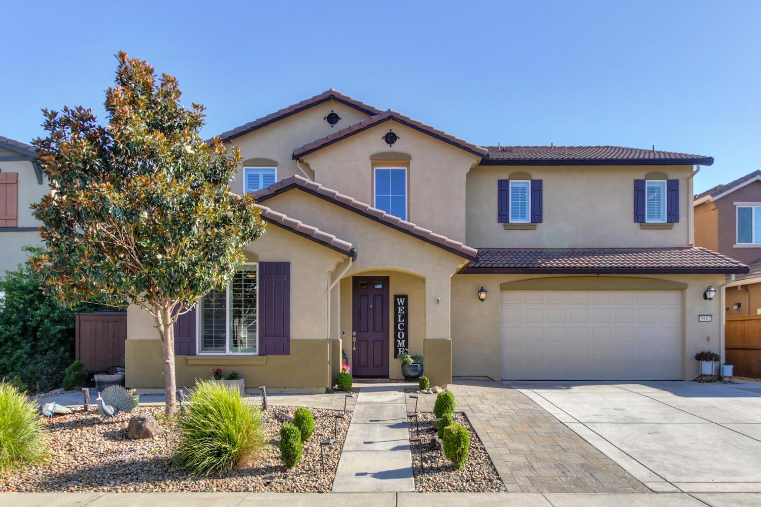 Detail Gallery Image 14 of 88 For 9940 Lorae Way, Elk Grove,  CA 95624 - 4 Beds | 3 Baths