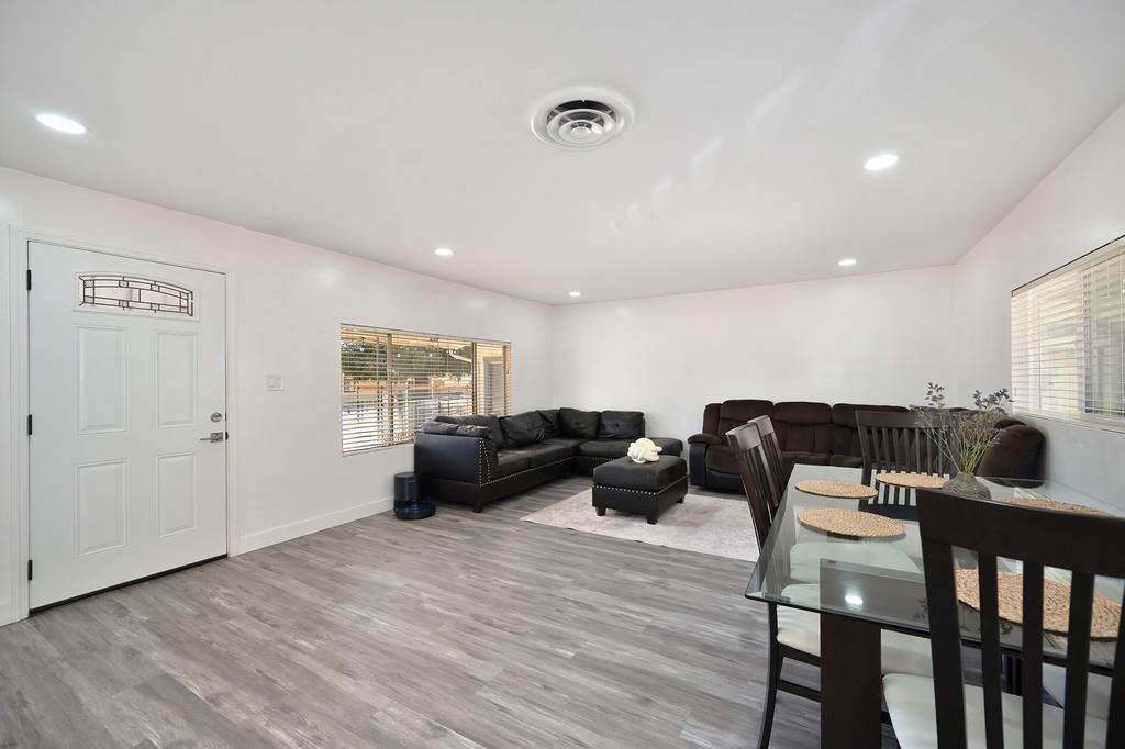 Detail Gallery Image 6 of 35 For 9431 Erwin Ave, Orangevale,  CA 95662 - 3 Beds | 2 Baths