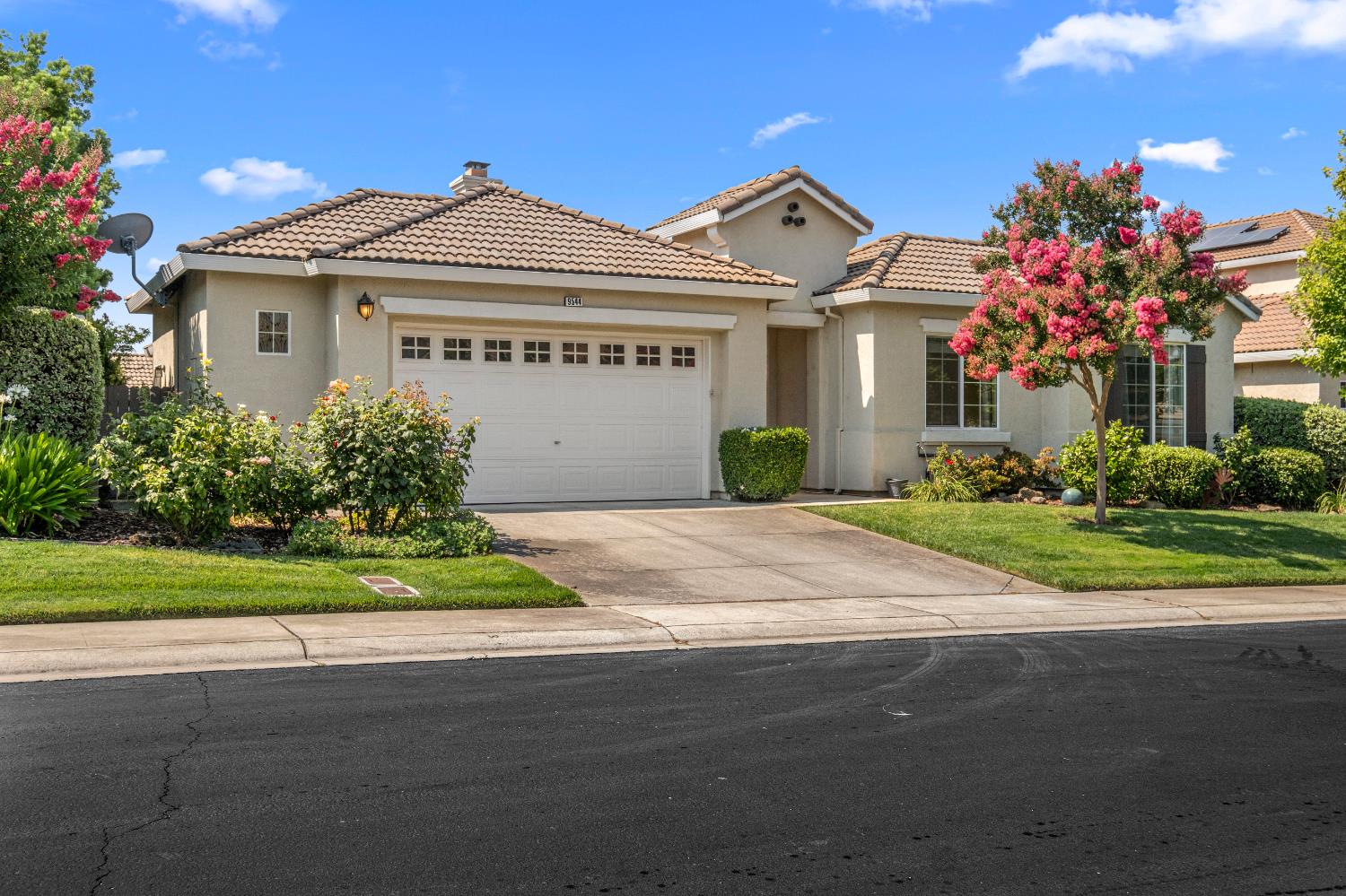 Detail Gallery Image 3 of 82 For 9544 Sun Poppy Way, El Dorado Hills,  CA 95762 - 2 Beds | 2/1 Baths