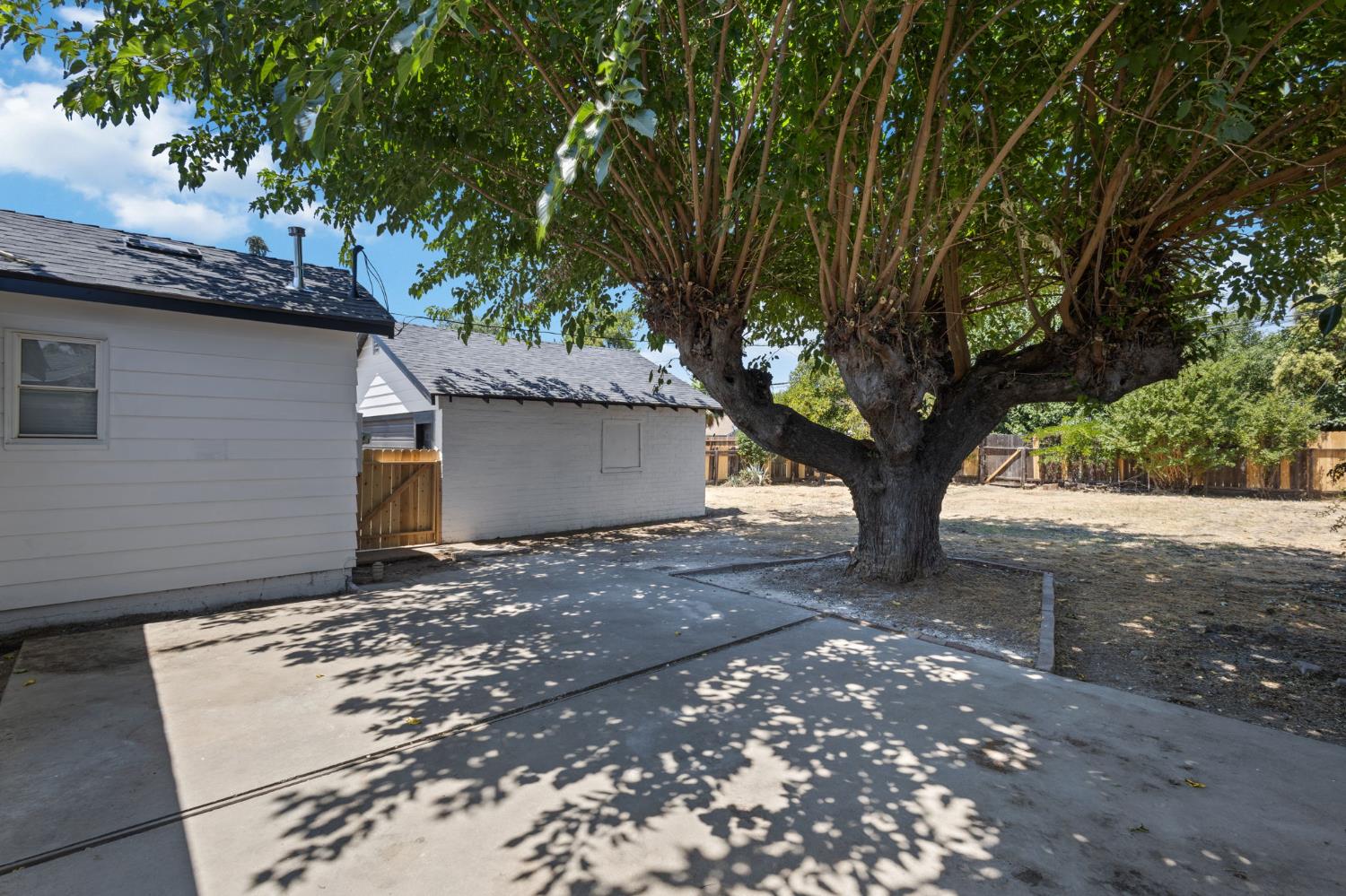Detail Gallery Image 24 of 27 For 365 E Main St, Merced,  CA 95340 - 3 Beds | 1/1 Baths