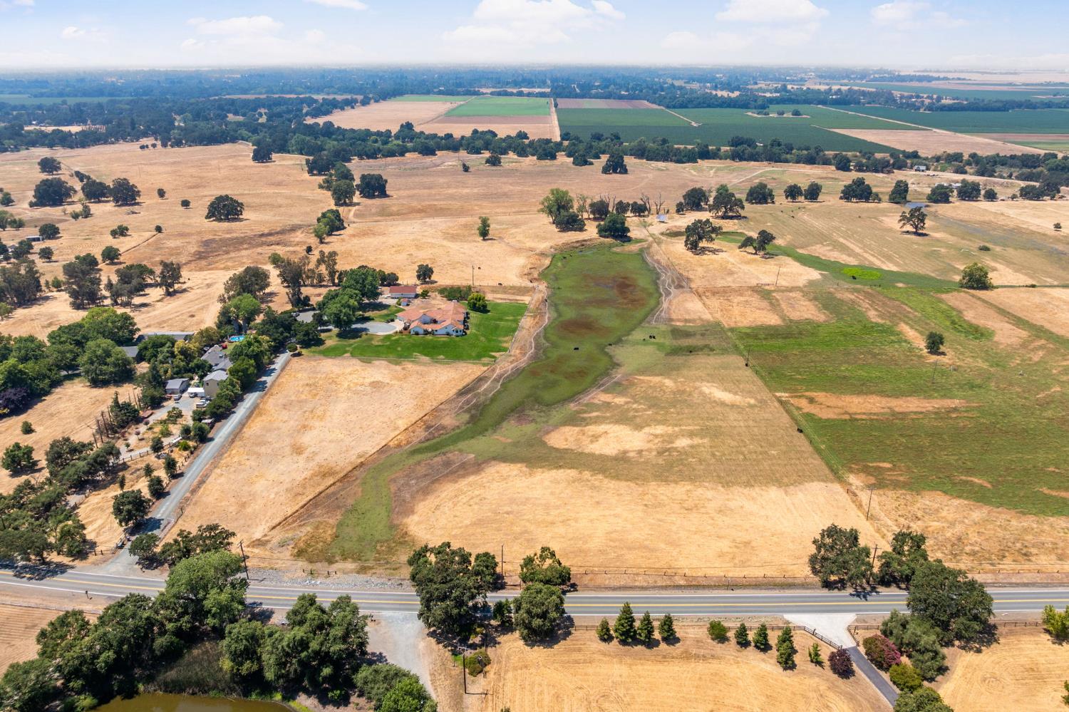 Detail Gallery Image 5 of 51 For 11255 Green Rd, Wilton,  CA 95693 - 4 Beds | 3/1 Baths