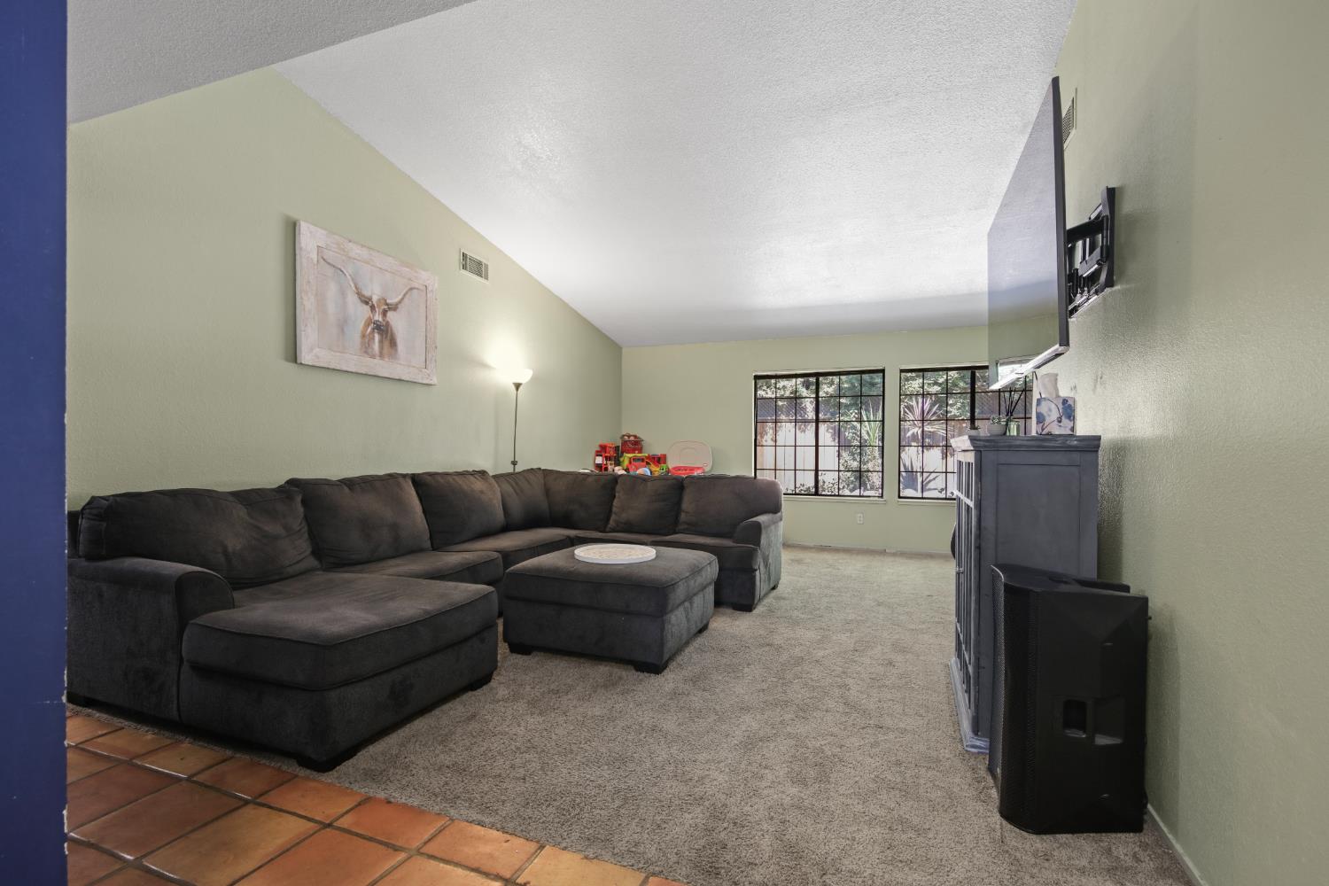 Detail Gallery Image 5 of 30 For 2962 Smoke Tree Cir, Stockton,  CA 95209 - 3 Beds | 2 Baths