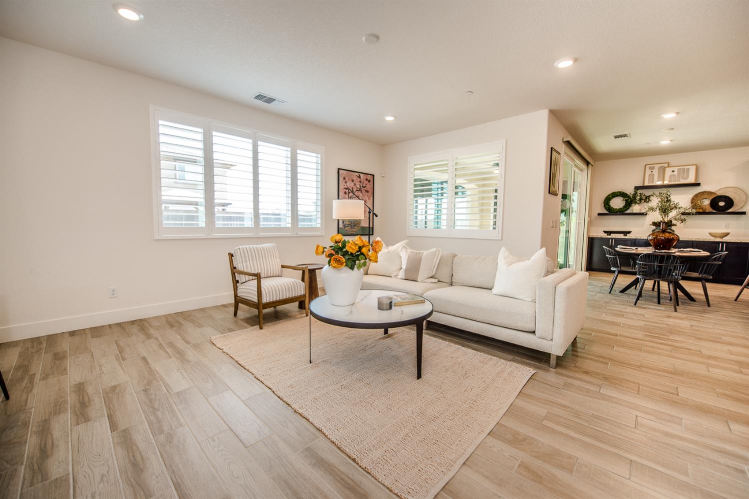Detail Gallery Image 13 of 37 For 2751 Brookshire Cir, Woodland,  CA 95776 - 5 Beds | 3 Baths