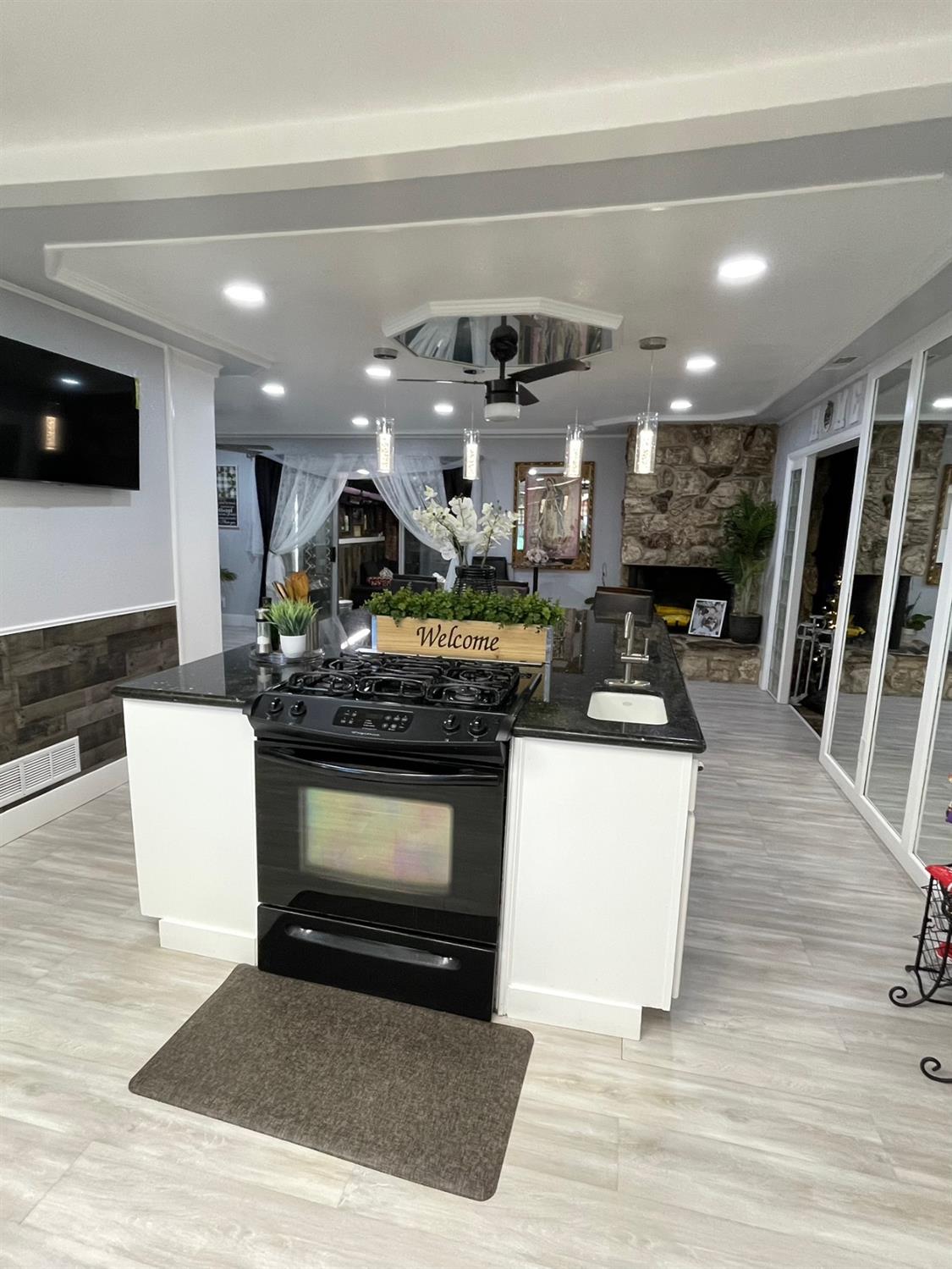 Detail Gallery Image 11 of 25 For 2313 Thomas St, Ceres,  CA 95307 - 3 Beds | 2 Baths