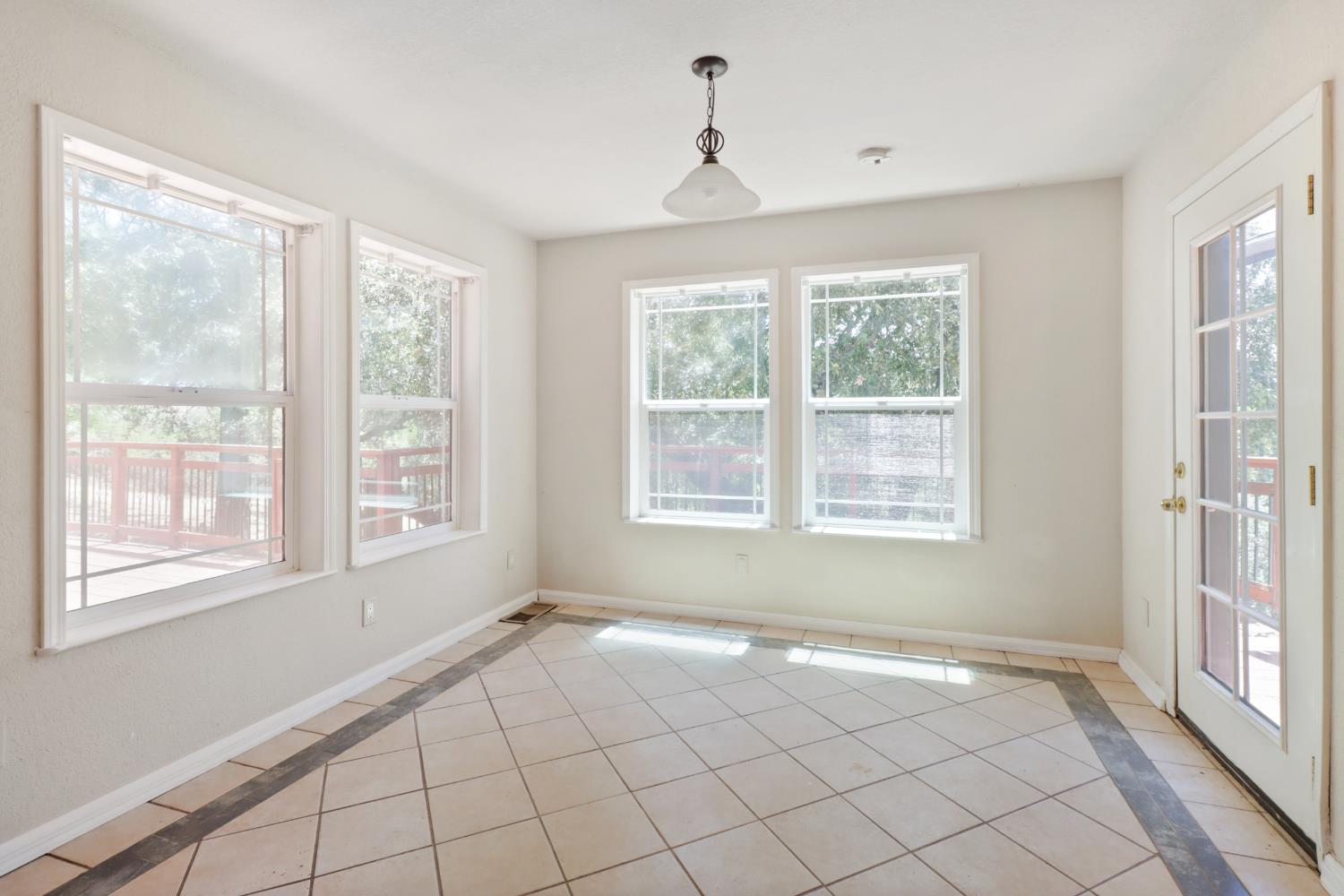 Detail Gallery Image 10 of 27 For 90 Tall Pines Ct, Applegate,  CA 95703 - 3 Beds | 2/1 Baths