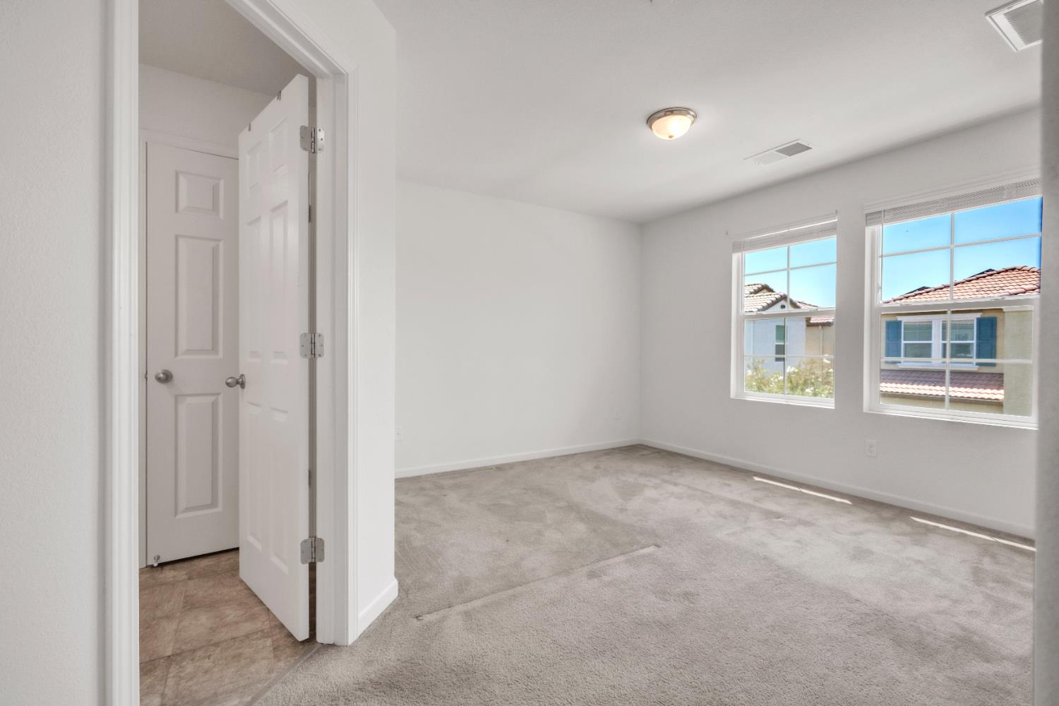 Detail Gallery Image 19 of 35 For 9934 Macabee Ln, Elk Grove,  CA 95757 - 3 Beds | 2/1 Baths