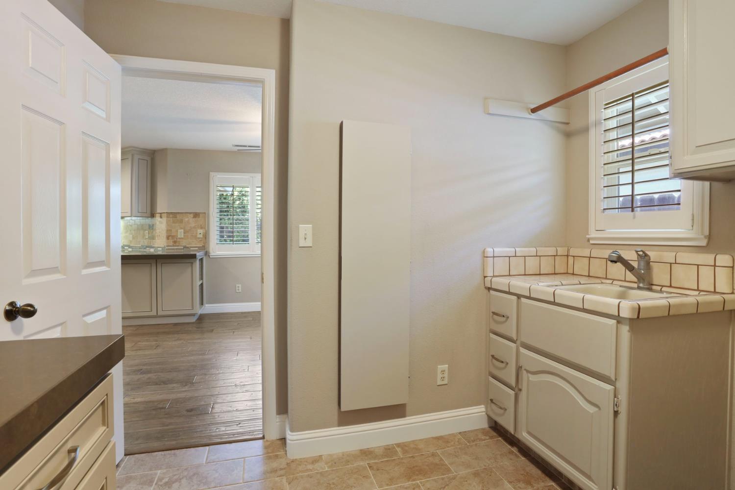 Detail Gallery Image 21 of 50 For 2404 Dutchollow Ct, Modesto,  CA 95356 - 3 Beds | 2 Baths