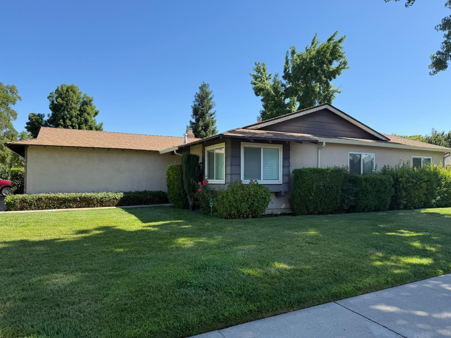 Detail Gallery Image 4 of 27 For 4000 Blue Bird Dr, Modesto,  CA 95356 - 3 Beds | 2 Baths