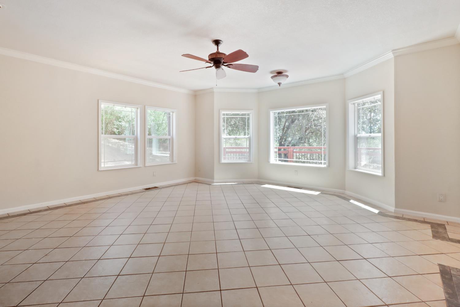 Detail Gallery Image 4 of 27 For 90 Tall Pines Ct, Applegate,  CA 95703 - 3 Beds | 2/1 Baths