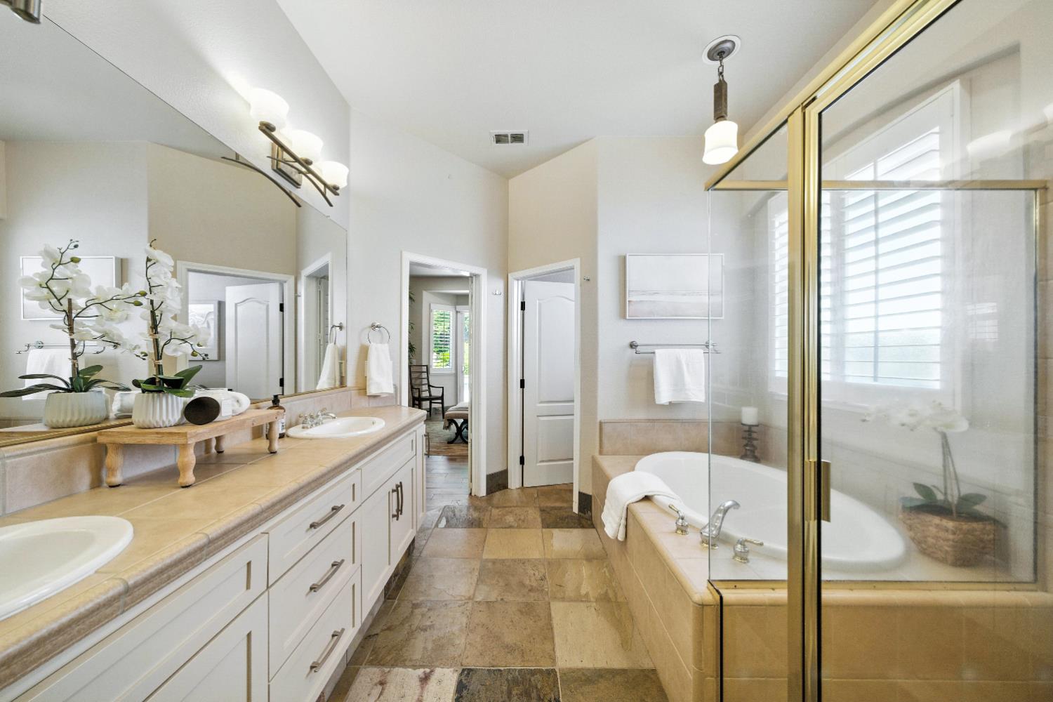 Detail Gallery Image 37 of 78 For 3001 Grasmere Cir, Roseville,  CA 95661 - 2 Beds | 2 Baths