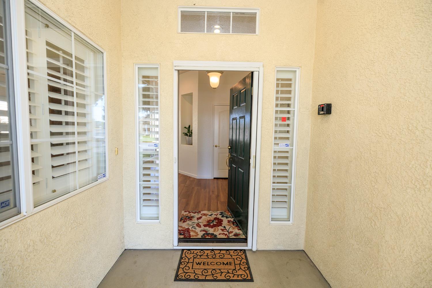 Detail Gallery Image 4 of 35 For 157 Little Johns Creek Dr, Oakdale,  CA 95361 - 2 Beds | 2 Baths