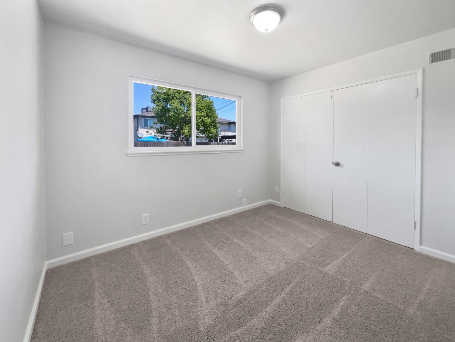 Detail Gallery Image 5 of 20 For 1129 Rideout Way, Marysville,  CA 95901 - 4 Beds | 2 Baths