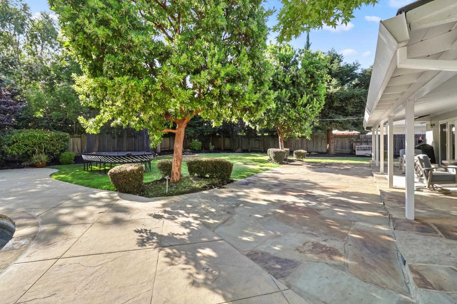 Detail Gallery Image 50 of 62 For 551 Thornley Way, Sacramento,  CA 95864 - 4 Beds | 2/1 Baths