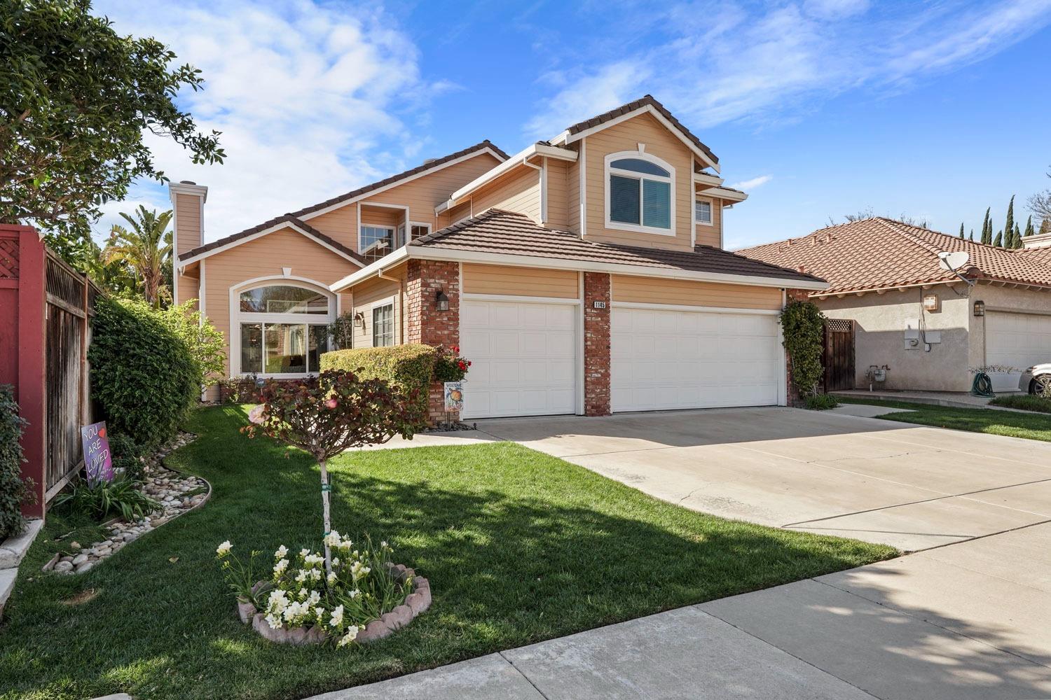 Detail Gallery Image 1 of 45 For 1145 Madera, Tracy,  CA 95377 - 4 Beds | 3 Baths