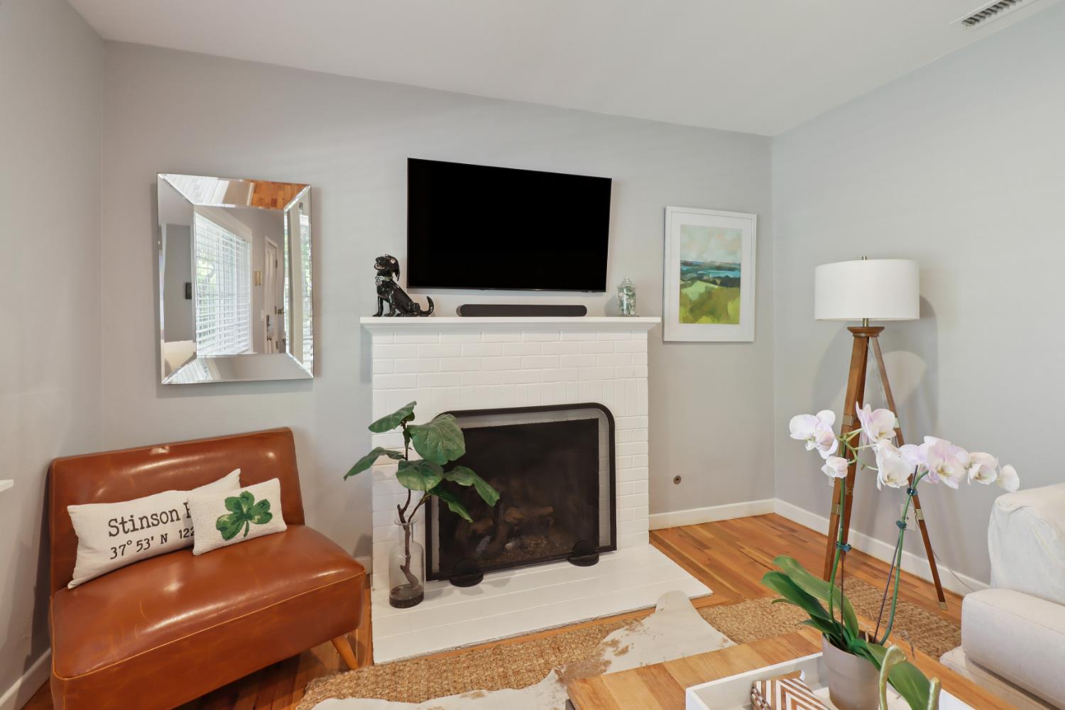 Detail Gallery Image 8 of 45 For 1452 Oregon Dr, Sacramento,  CA 95822 - 3 Beds | 2 Baths