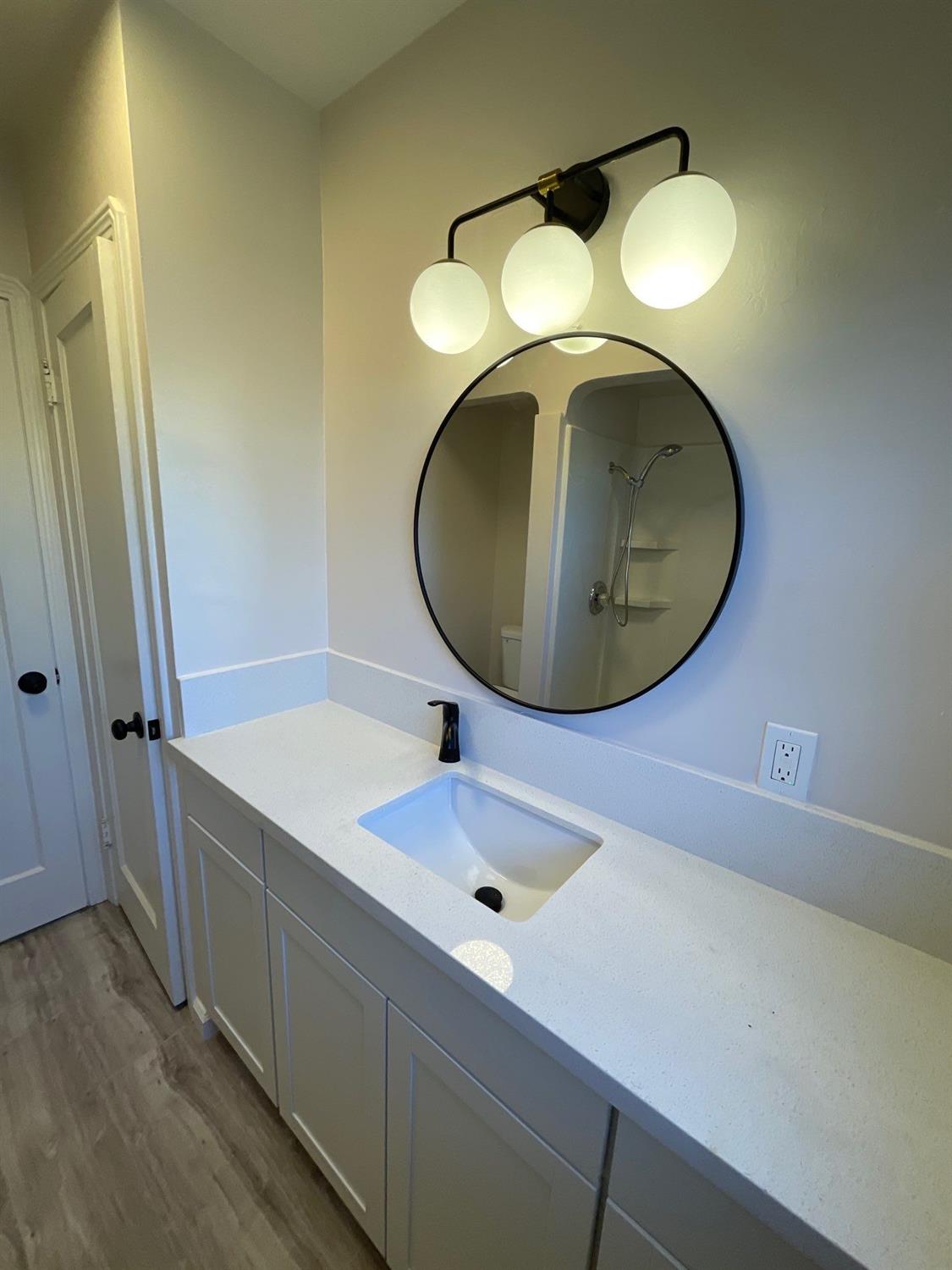 Detail Gallery Image 15 of 28 For 917 9th St, Turlock,  CA 95380 - 5 Beds | 3 Baths