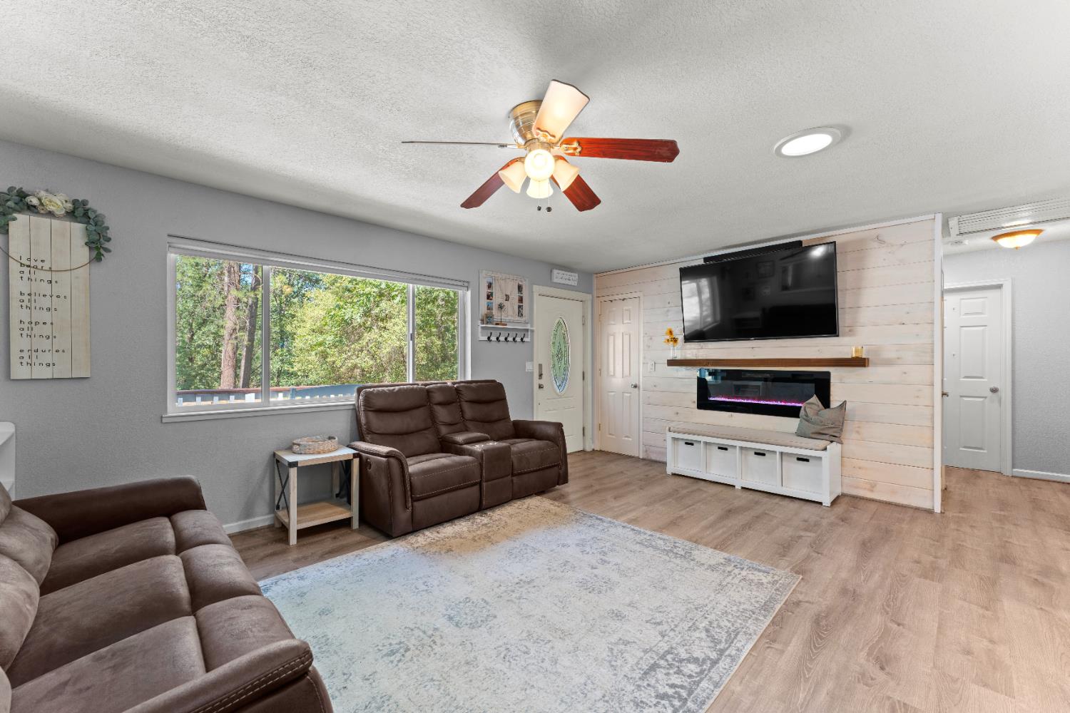 Detail Gallery Image 8 of 68 For 3980 Donner Trl, Placerville,  CA 95667 - 3 Beds | 2 Baths