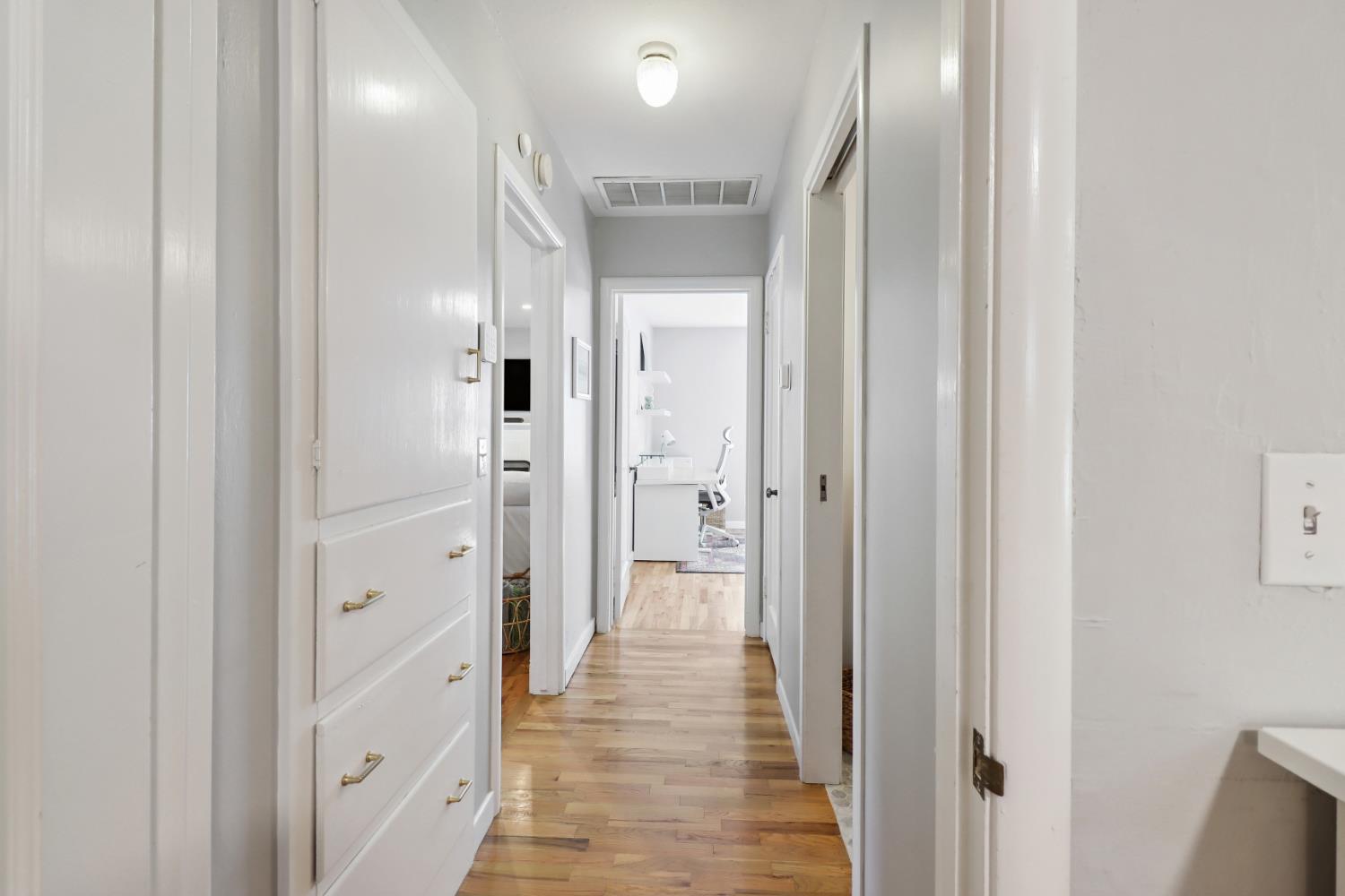 Detail Gallery Image 20 of 45 For 1452 Oregon Dr, Sacramento,  CA 95822 - 3 Beds | 2 Baths