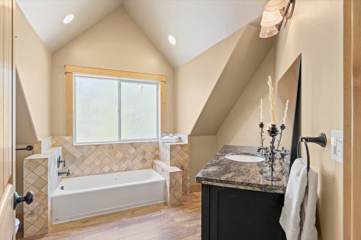 Detail Gallery Image 47 of 64 For 11382 Cour Royal, Nevada City,  CA 95959 - 3 Beds | 3/1 Baths