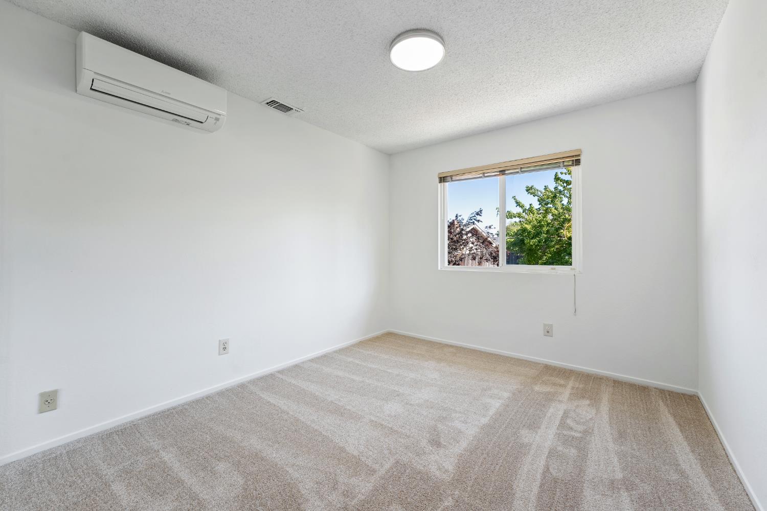 Detail Gallery Image 14 of 25 For 4509 Olivegate Dr, Fair Oaks,  CA 95628 - 4 Beds | 2/1 Baths