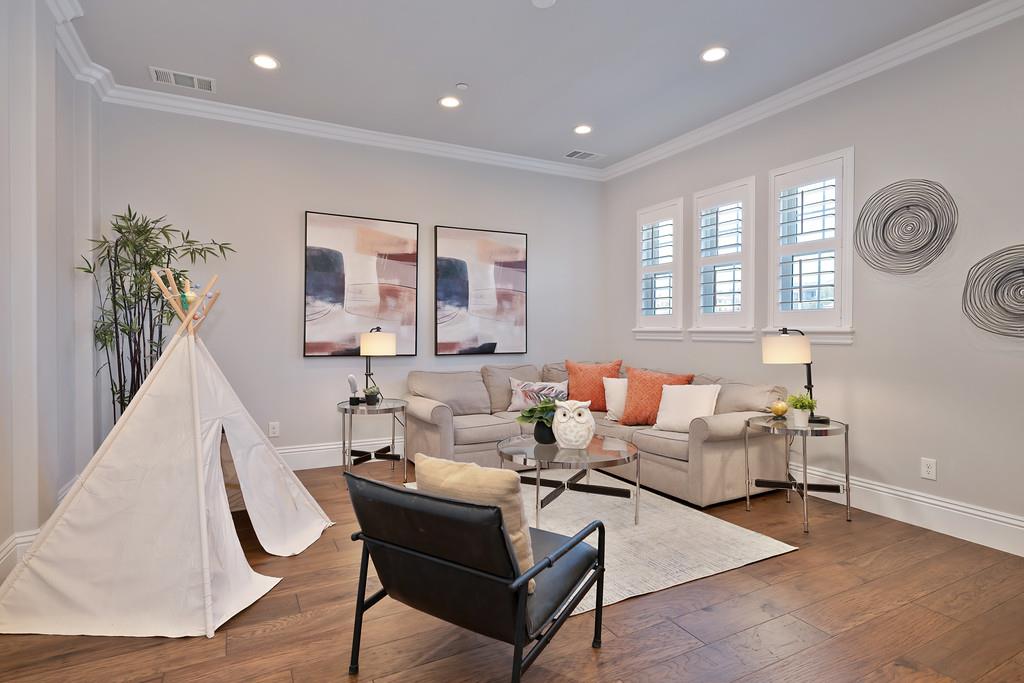 Detail Gallery Image 26 of 94 For 689 Oreno Cir, Folsom,  CA 95630 - 5 Beds | 4/1 Baths
