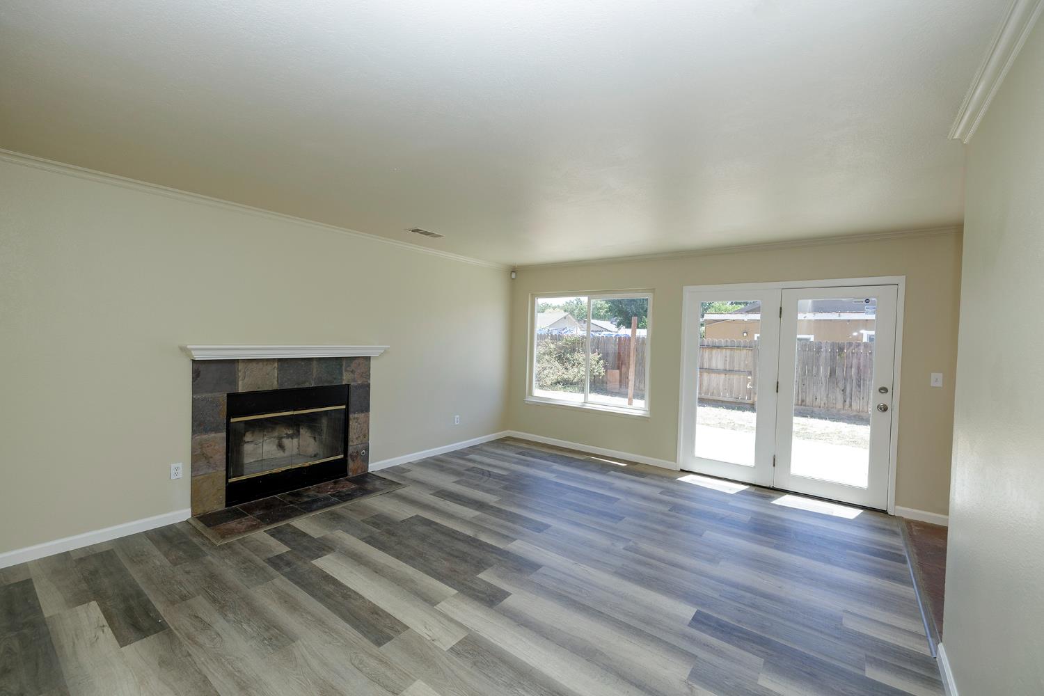 Detail Gallery Image 10 of 42 For 2020 Preston Ln, Modesto,  CA 95355 - 3 Beds | 2 Baths