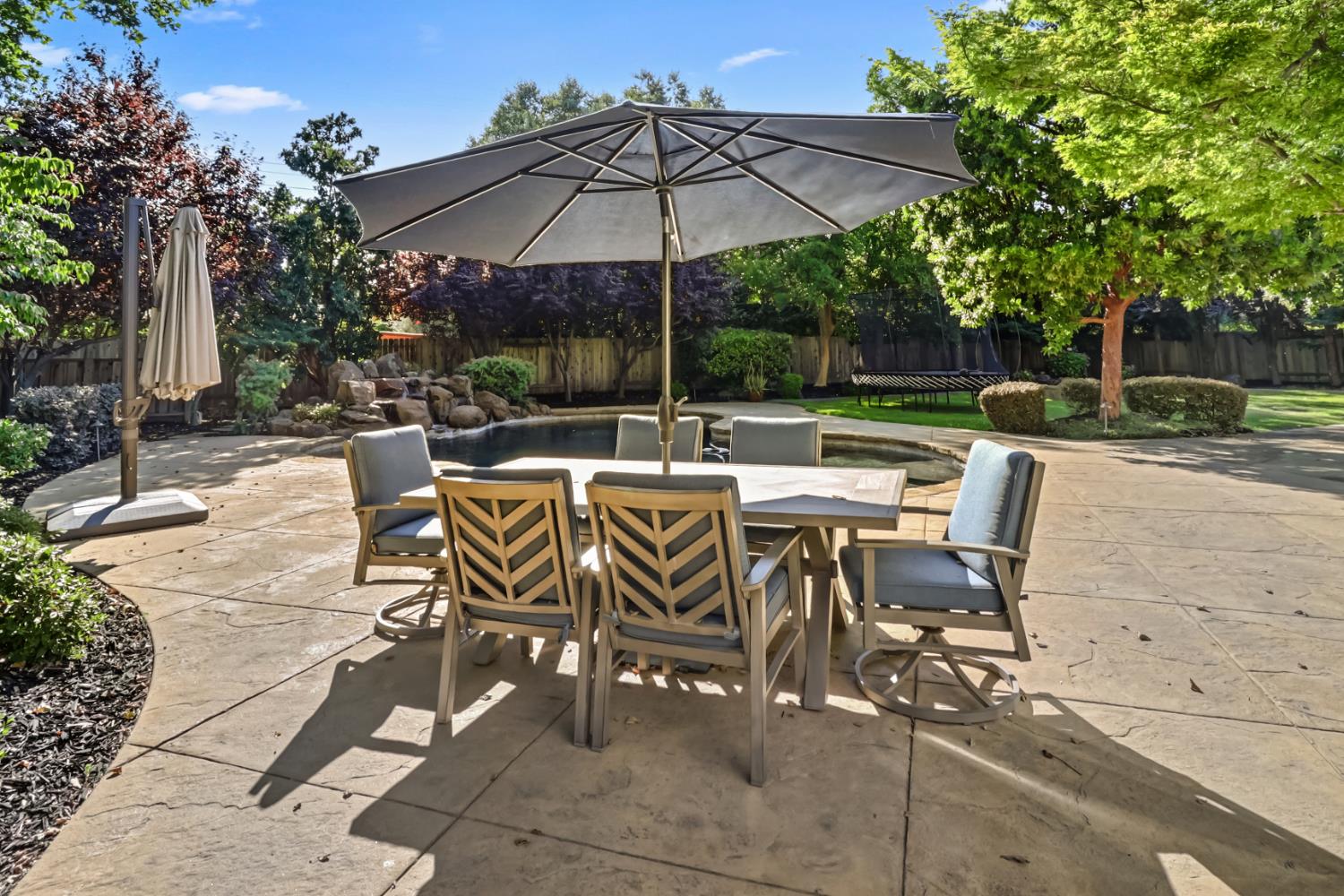 Detail Gallery Image 44 of 62 For 551 Thornley Way, Sacramento,  CA 95864 - 4 Beds | 2/1 Baths