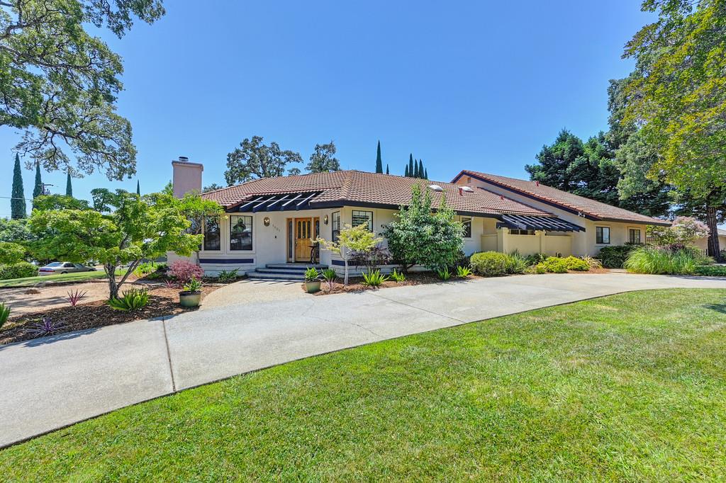 Detail Gallery Image 3 of 61 For 1801 Arroyo Dr, Auburn,  CA 95603 - 5 Beds | 4/1 Baths