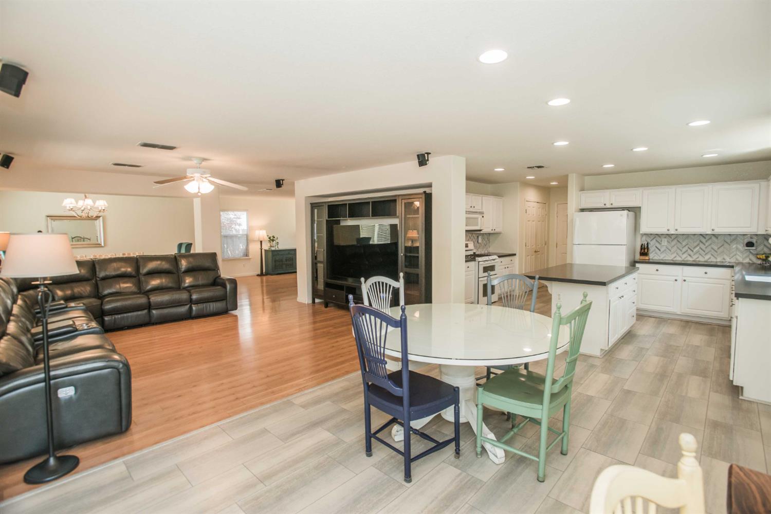 Detail Gallery Image 18 of 68 For 2210 Arnold Dr, Rocklin,  CA 95765 - 4 Beds | 2/1 Baths