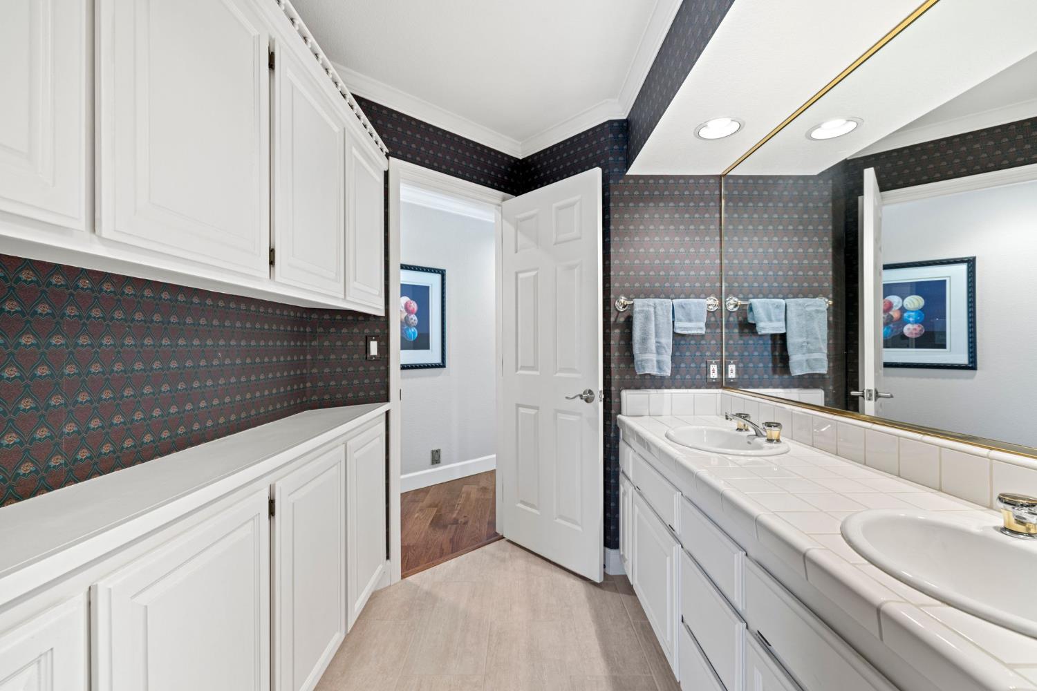 Detail Gallery Image 40 of 58 For 4330 Hale Ranch Ln, Fair Oaks,  CA 95628 - 4 Beds | 3 Baths