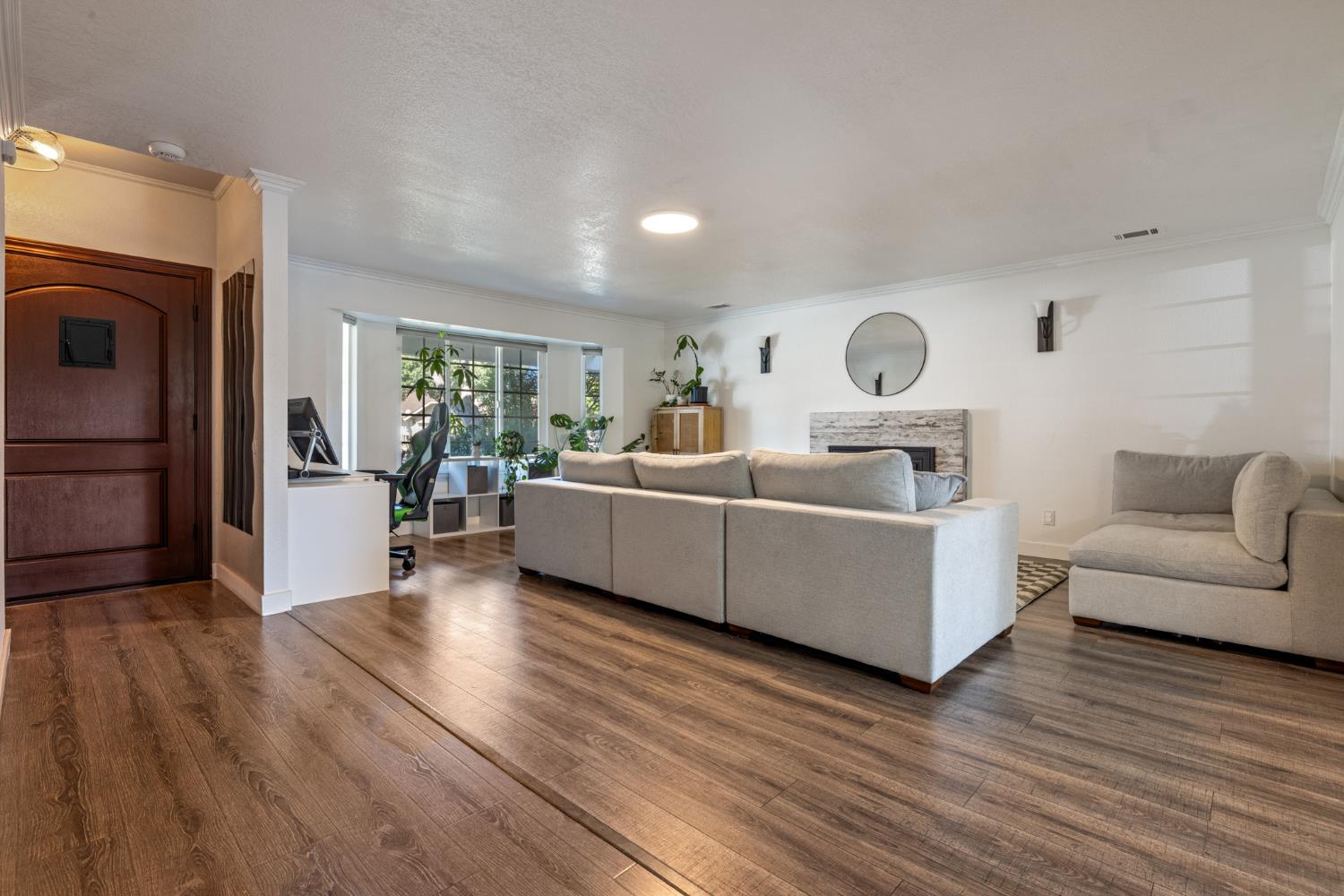 Detail Gallery Image 4 of 39 For 4008 Cromwell Cir, Modesto,  CA 95356 - 4 Beds | 2/1 Baths