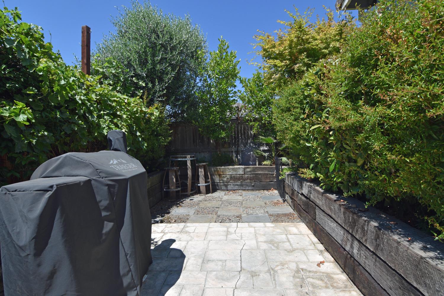 Detail Gallery Image 43 of 54 For 13702 Channel Ln, Waterford,  CA 95386 - 4 Beds | 3 Baths