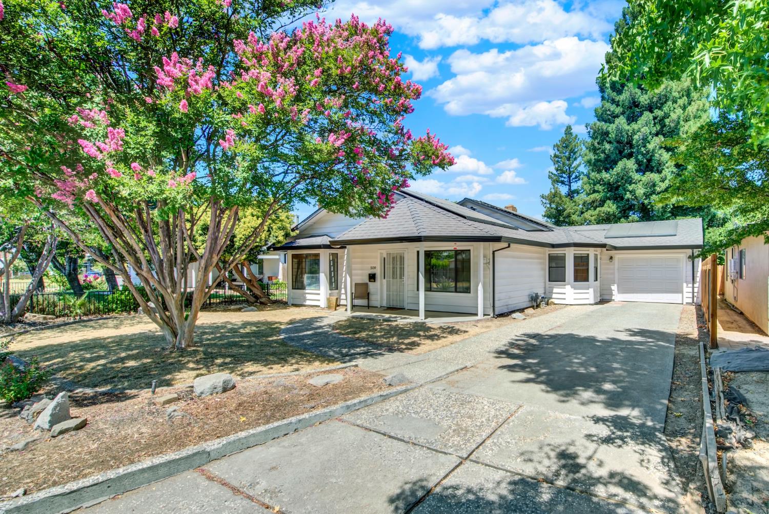 Detail Gallery Image 2 of 76 For 509 East, Winters,  CA 95694 - 3 Beds | 2 Baths