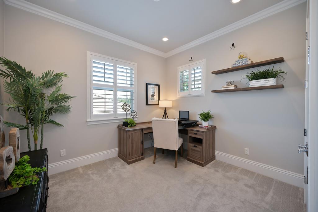 Detail Gallery Image 34 of 94 For 689 Oreno Cir, Folsom,  CA 95630 - 5 Beds | 4/1 Baths