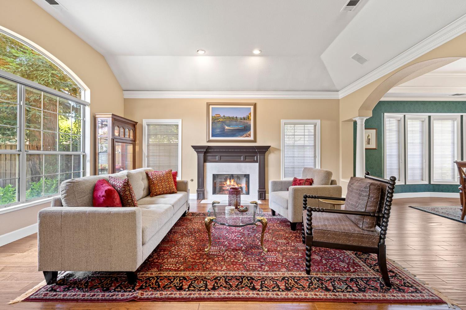 Detail Gallery Image 5 of 58 For 4330 Hale Ranch Ln, Fair Oaks,  CA 95628 - 4 Beds | 3 Baths