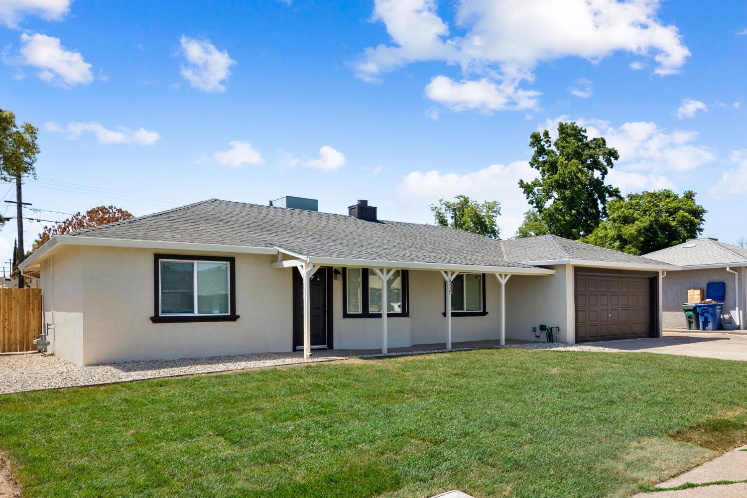 Detail Gallery Image 2 of 35 For 6237 San Martin St, North Highlands,  CA 95660 - 4 Beds | 2 Baths