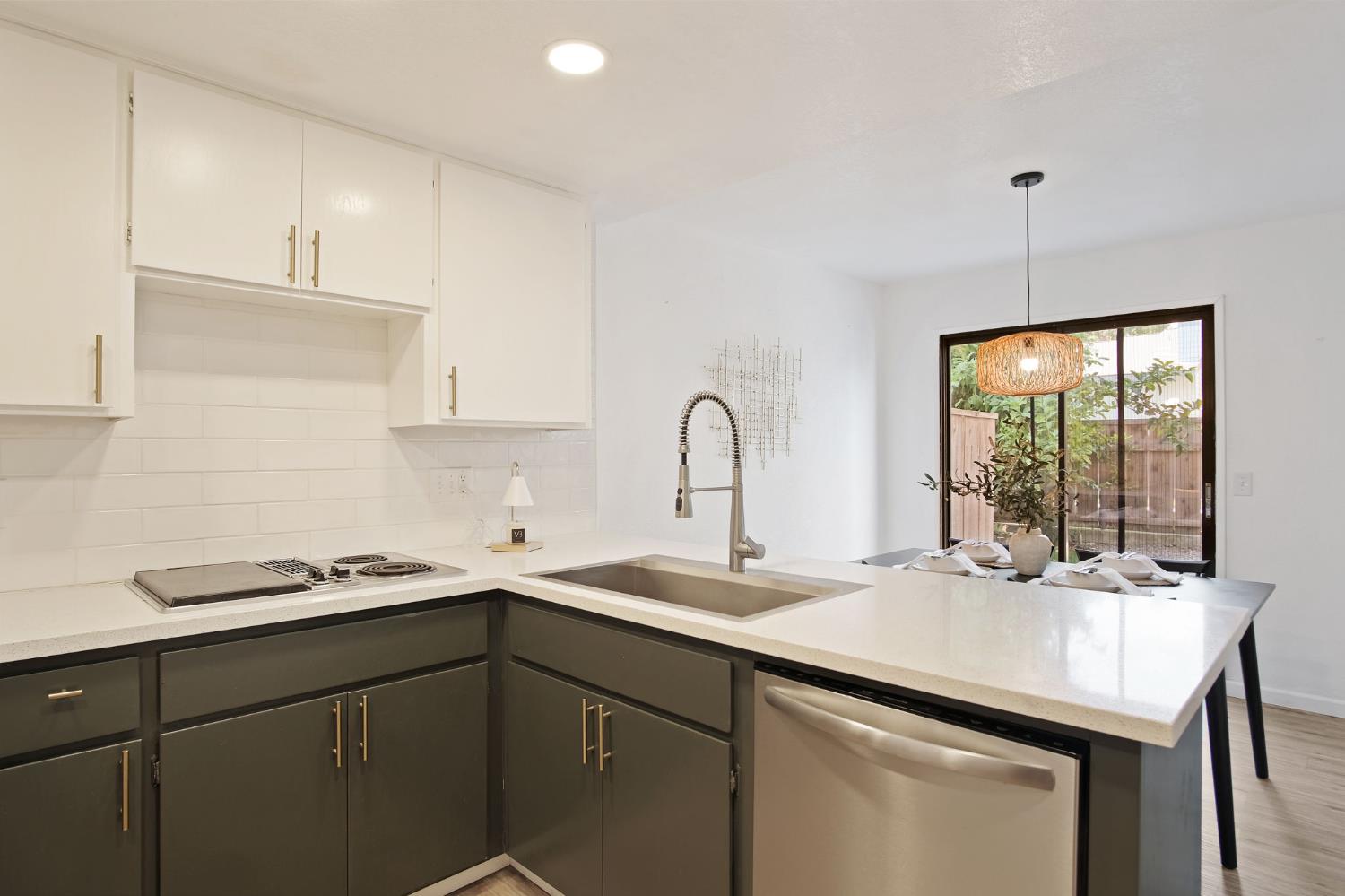 Detail Gallery Image 10 of 47 For 3350 M St #30,  Merced,  CA 95348 - 2 Beds | 1/1 Baths