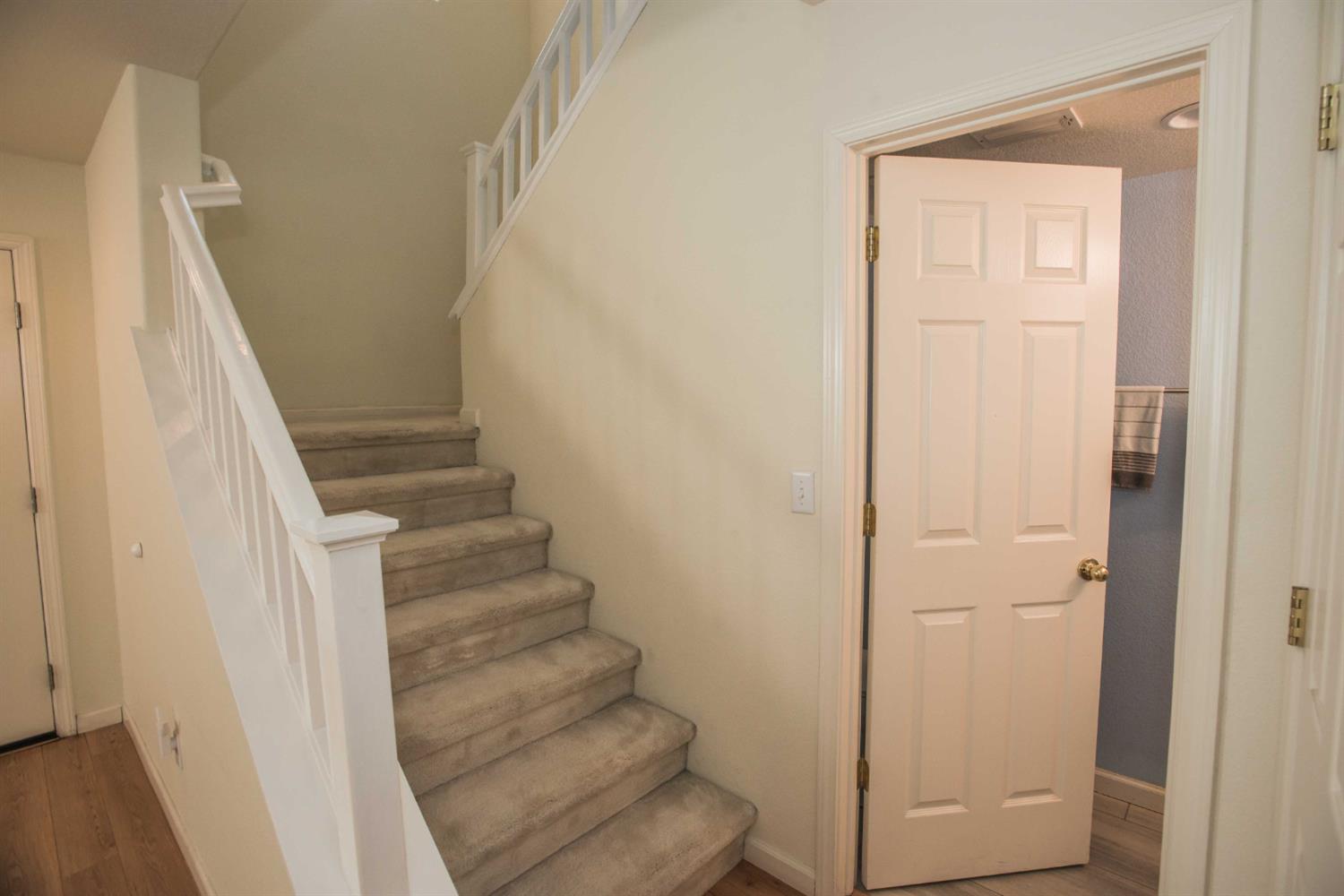 Detail Gallery Image 26 of 68 For 2210 Arnold Dr, Rocklin,  CA 95765 - 4 Beds | 2/1 Baths