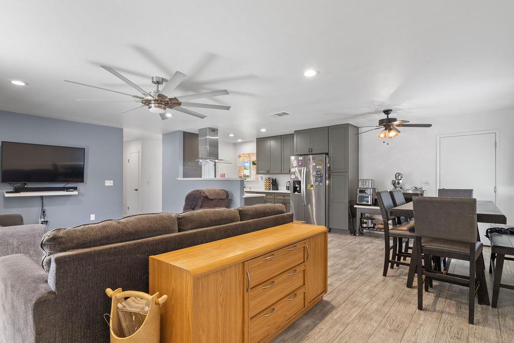 Detail Gallery Image 11 of 30 For 1904 Hunt Ave, Modesto,  CA 95350 - 3 Beds | 2 Baths