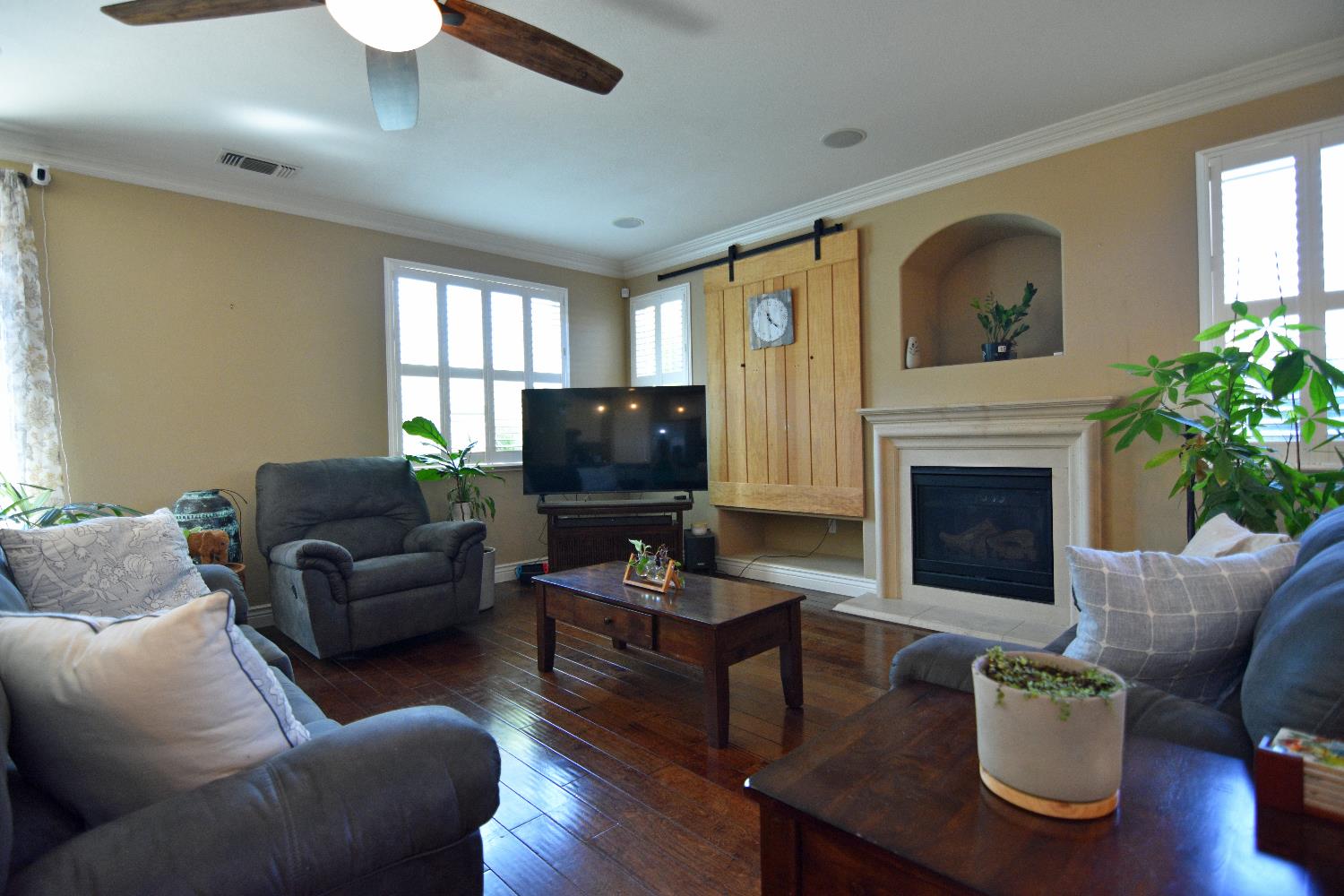 Detail Gallery Image 25 of 54 For 13702 Channel Ln, Waterford,  CA 95386 - 4 Beds | 3 Baths