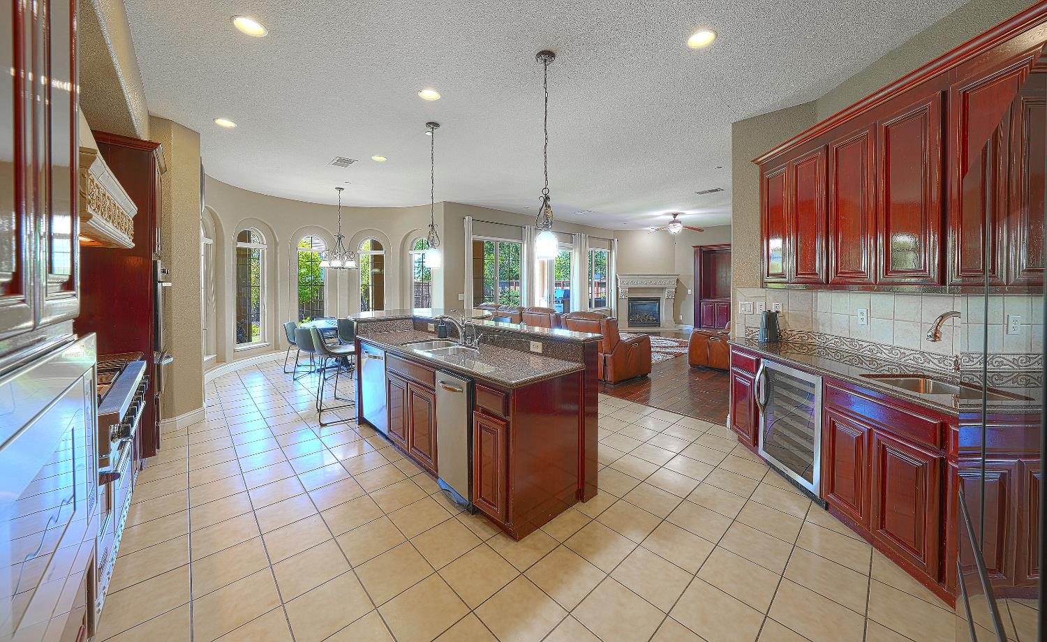 Detail Gallery Image 9 of 97 For 1340 Bella Cir, Lincoln,  CA 95648 - 7 Beds | 5 Baths