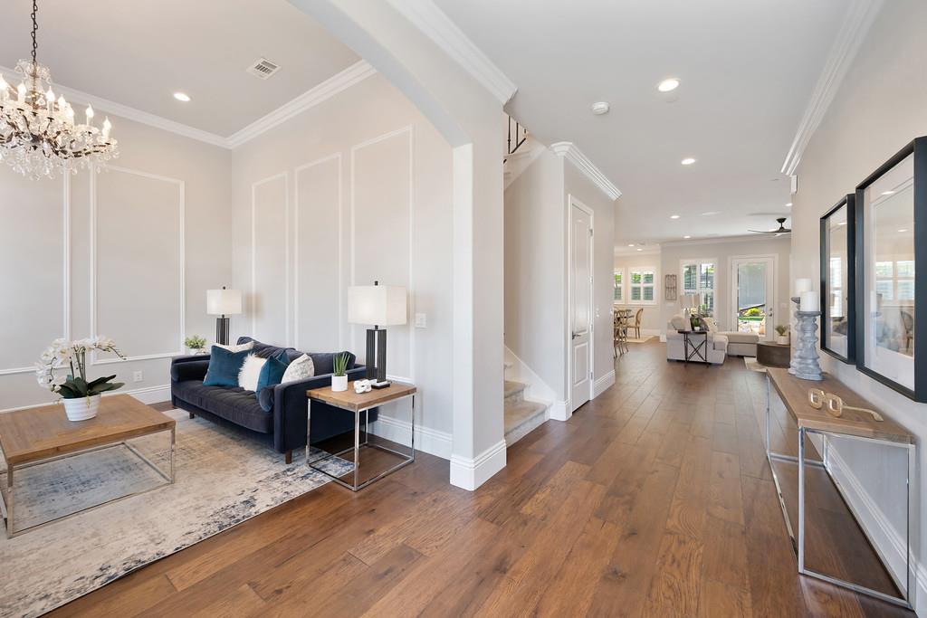 Detail Gallery Image 8 of 94 For 689 Oreno Cir, Folsom,  CA 95630 - 5 Beds | 4/1 Baths