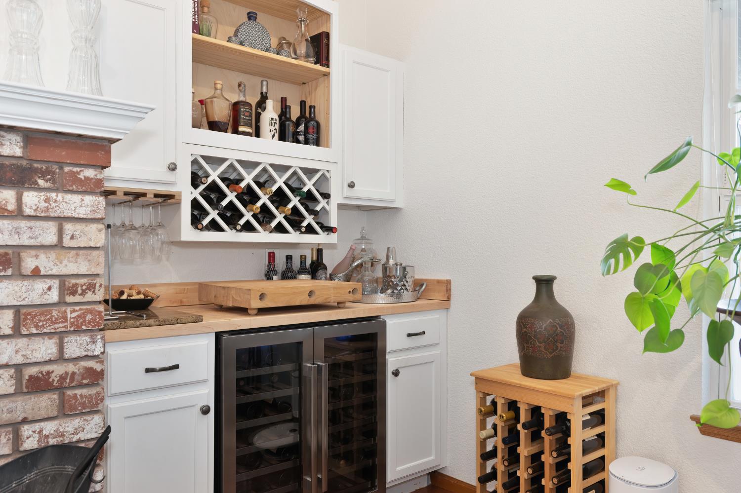 Detail Gallery Image 14 of 93 For 3505 Manzana Ct, Camino,  CA 95709 - 4 Beds | 2 Baths